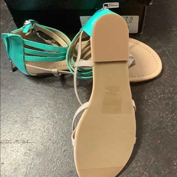 Sandals - Picture 4 of 4